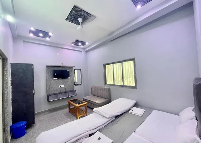 Hotel Pgh, Varanasi ! Fully-Air-Conditioned Hotel At Prime Location With Wifi- Availablity, Near Kashi Vishwanath Temple And Ganga Ghat, Luxurious Rooms